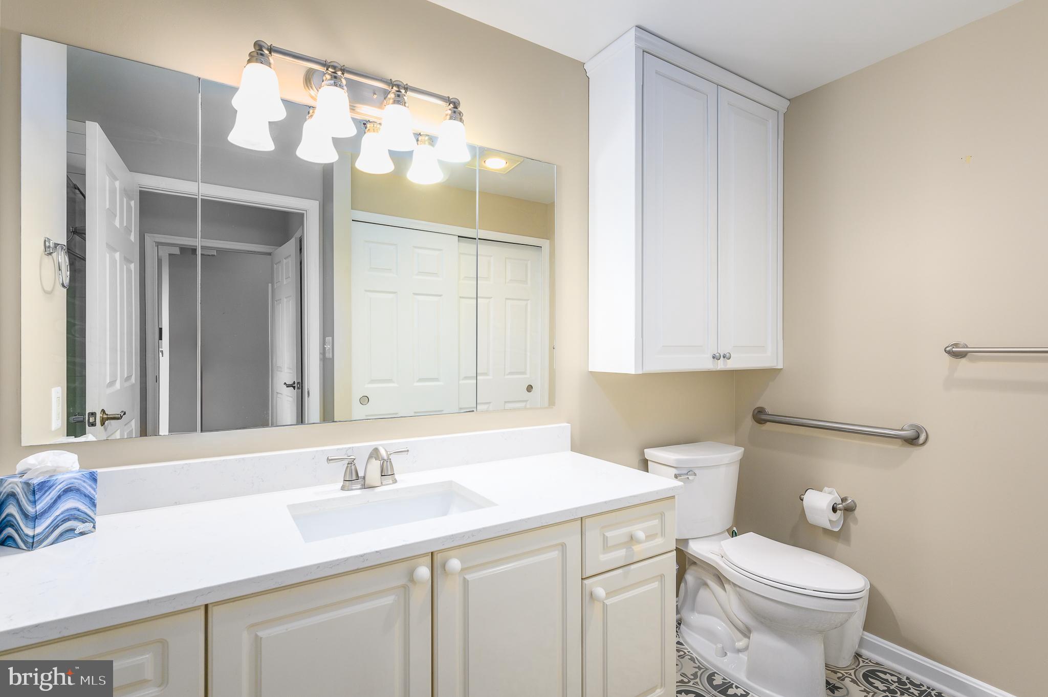 19365 Cypress Ridge Terrace, Unit 1115 Leesburg, VA 20176 - Photo 17 of 34 Quartz countertops and extra storage!!