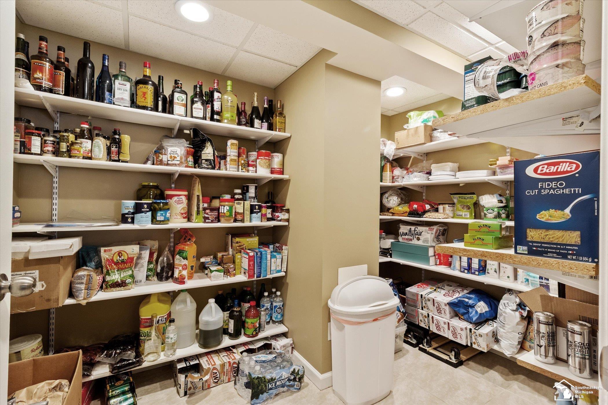 21508 Raintree Drive Macomb, MI 48044 - Photo 47 of 62 50115305-46.JPG