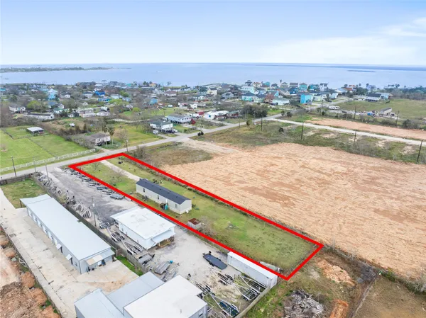 a view of a tennis court