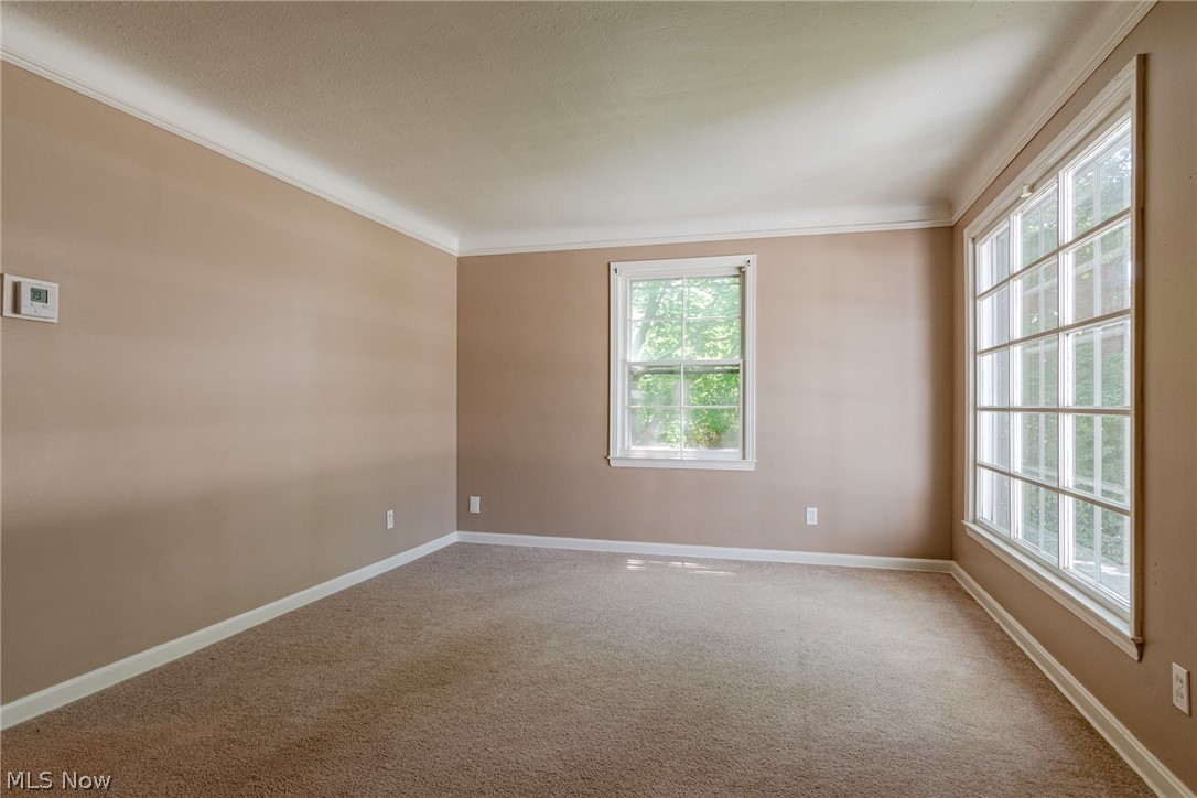 1211 South Green Road Cleveland, OH 44121 - Photo 4 of 31 Gallery Image 4