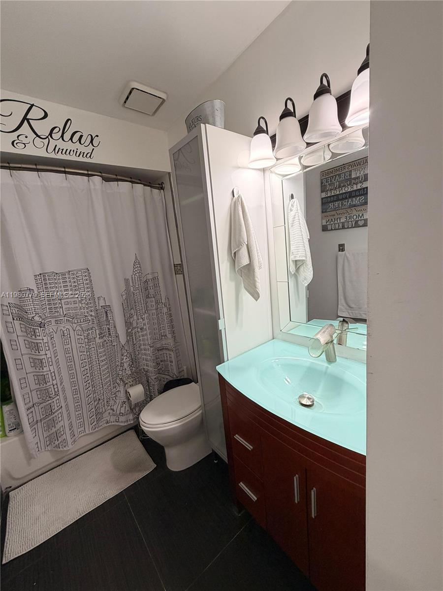6641 Northwest 174th Terrace Hialeah, FL 33015 - Photo 28 of 47