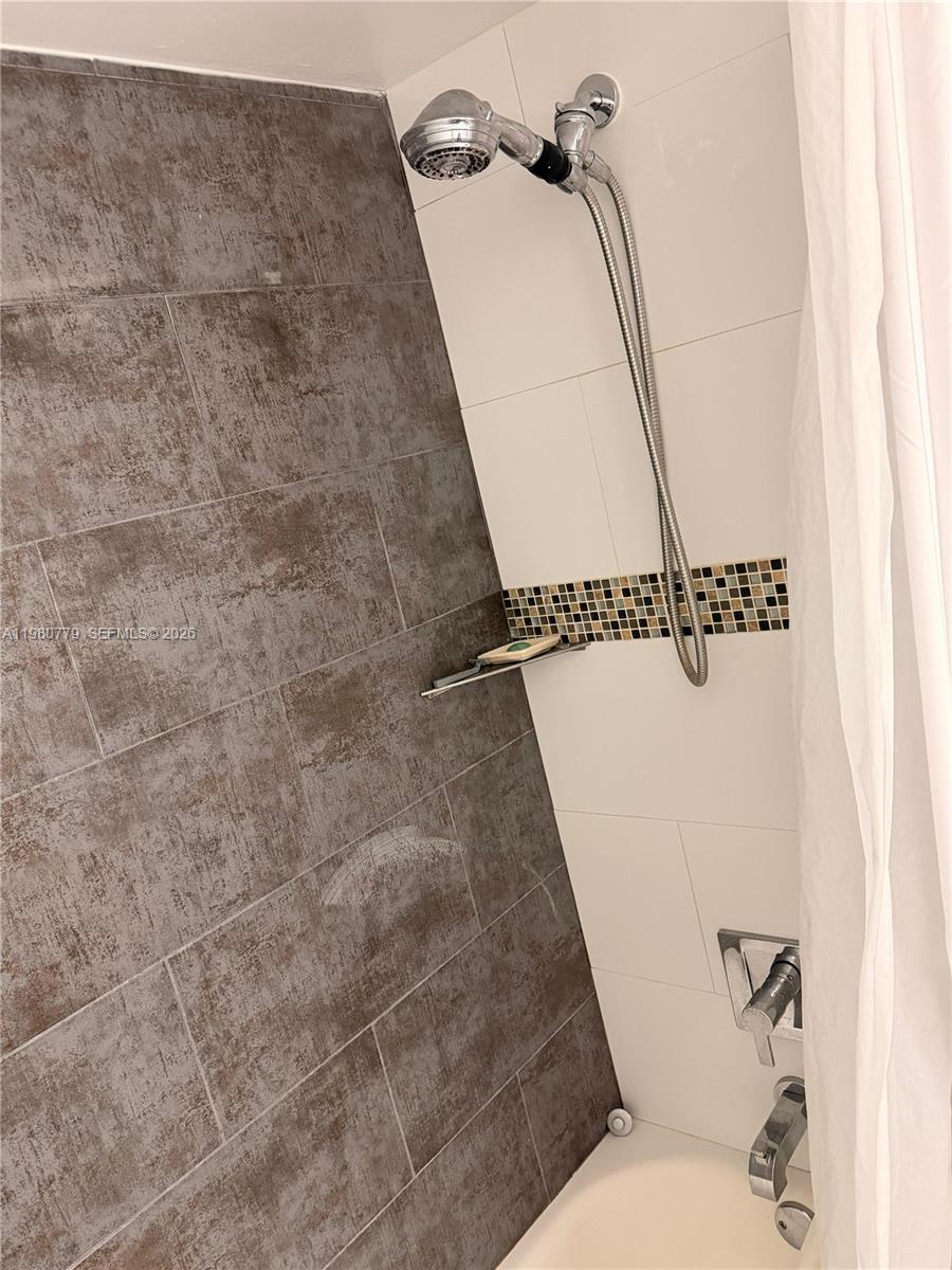 6641 Northwest 174th Terrace Hialeah, FL 33015 - Photo 29 of 47