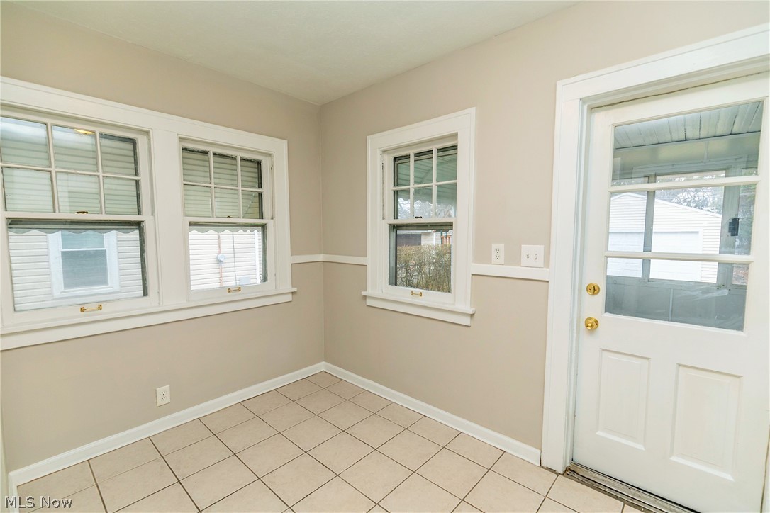 1484 Maplegrove Road South Euclid, OH 44121 - Photo 13 of 35