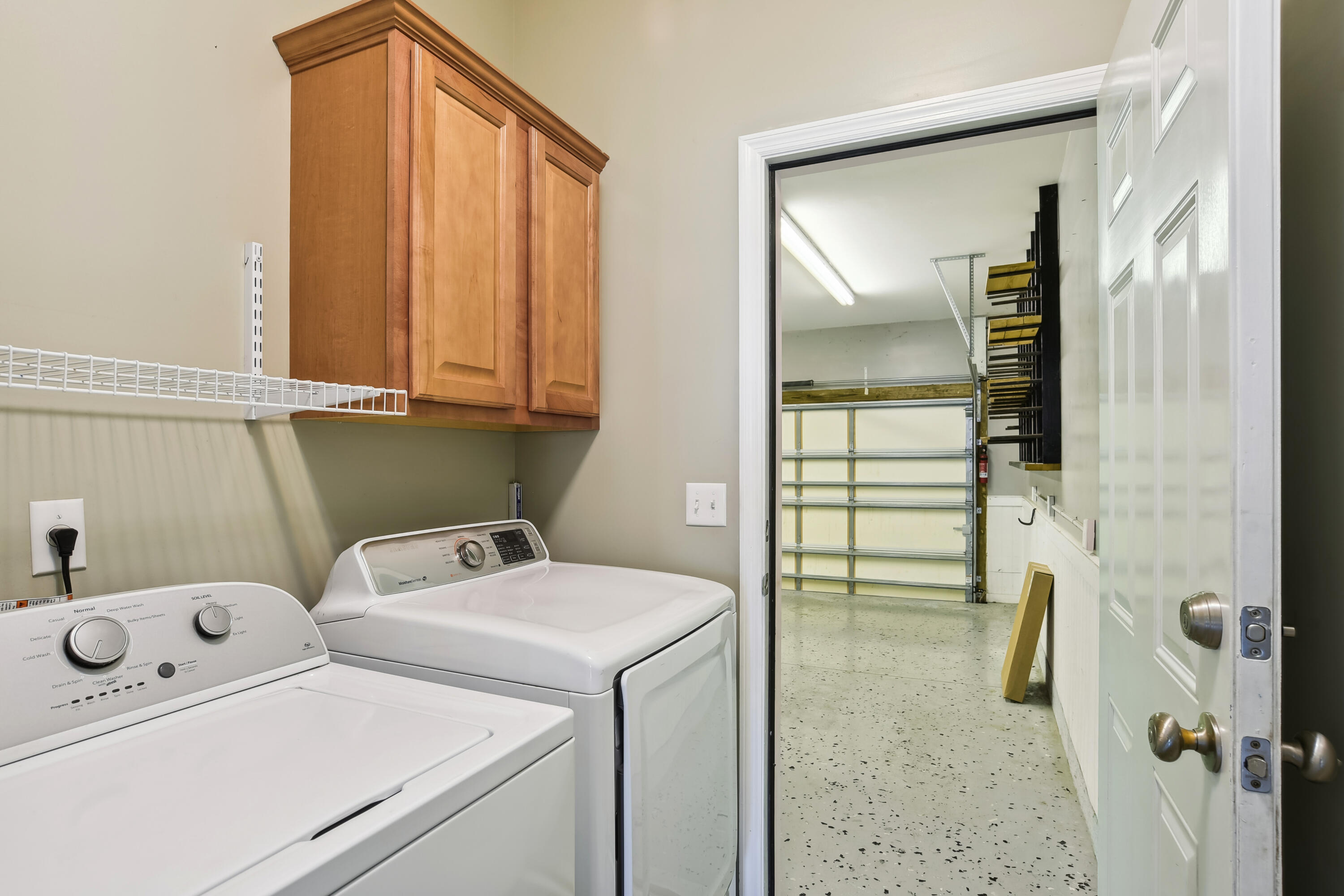 208 Threshing Court Moncks Corner, SC 29461 - Photo 32 of 39 main_level-laundry-dsc6187