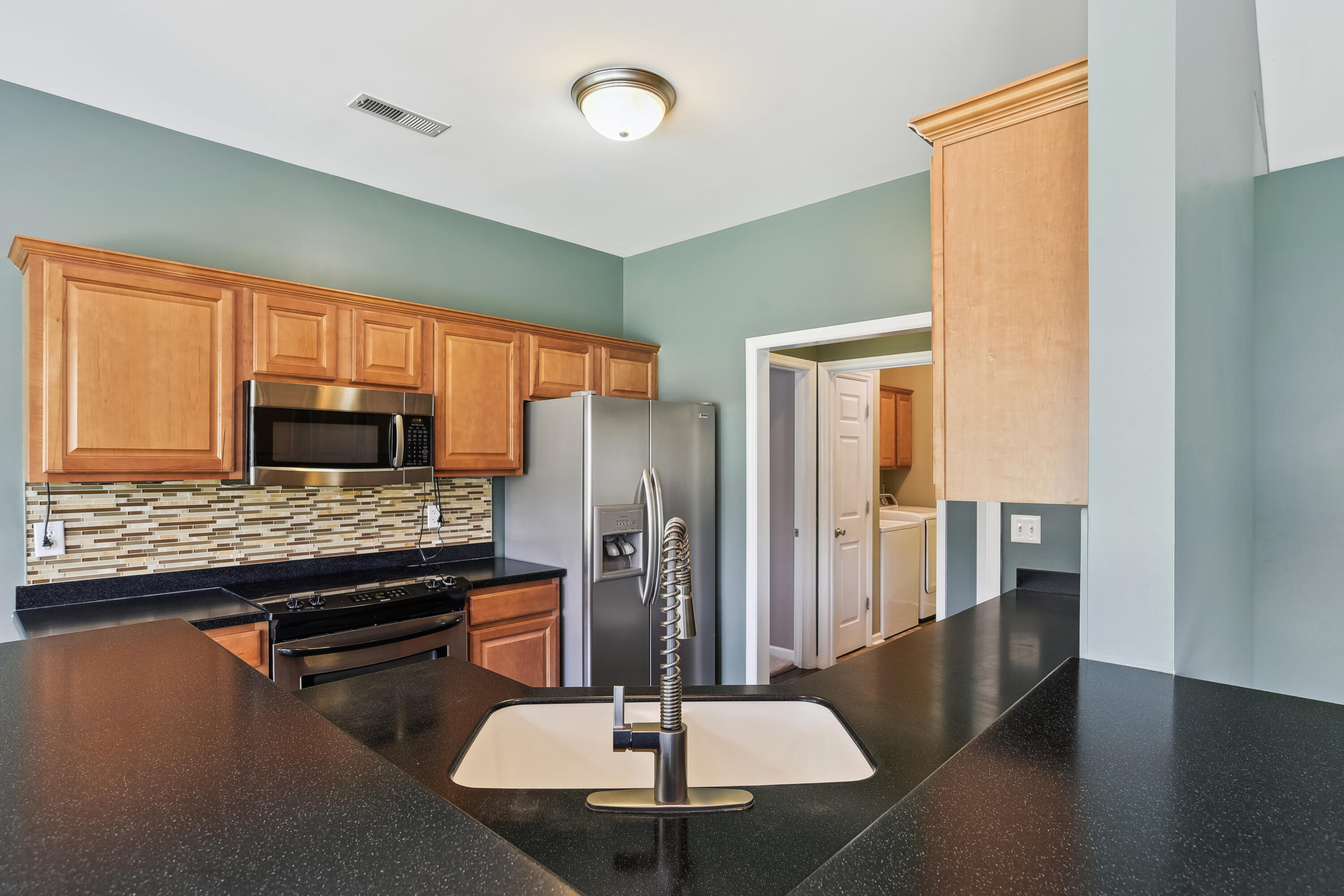 208 Threshing Court Moncks Corner, SC 29461 - Photo 7 of 39 main_level-kitchen-dsc6167