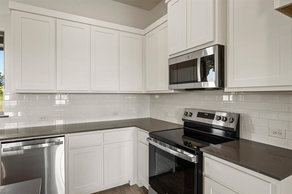 1013 Gatlin Circle Springtown, TX 76082 - Photo 13 of 28 Gallery Image 13