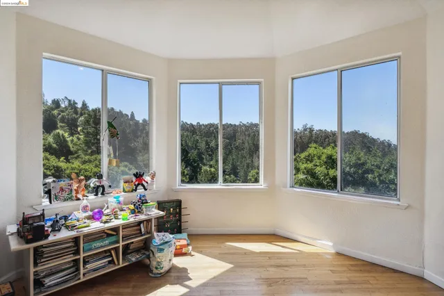 $1,695,000 | 2335 Tunnel Road, Oakland, CA 94618