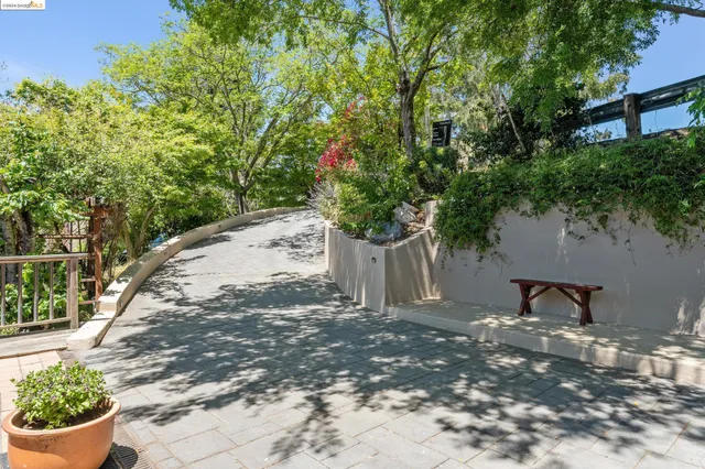 $1,695,000 | 2335 Tunnel Road, Oakland, CA 94618