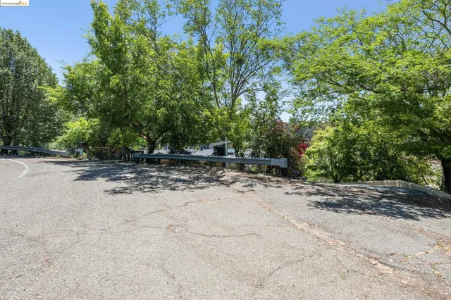 $1,695,000 | 2335 Tunnel Road, Oakland, CA 94618