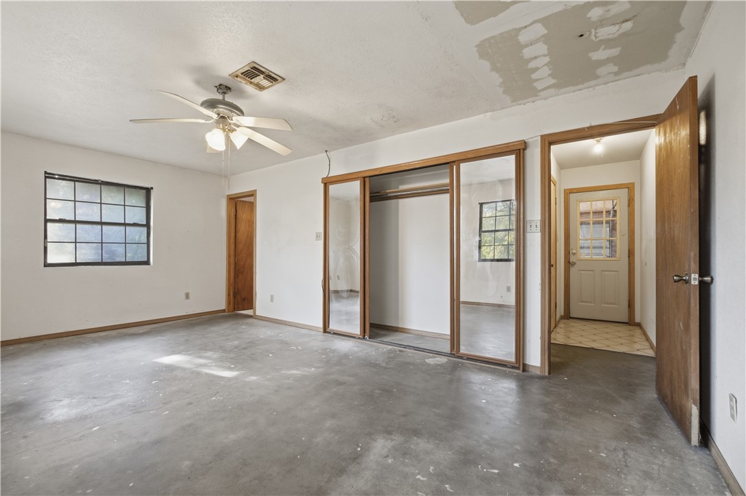 704 Holly Road Rockport, TX 78382 - Photo 14 of 39