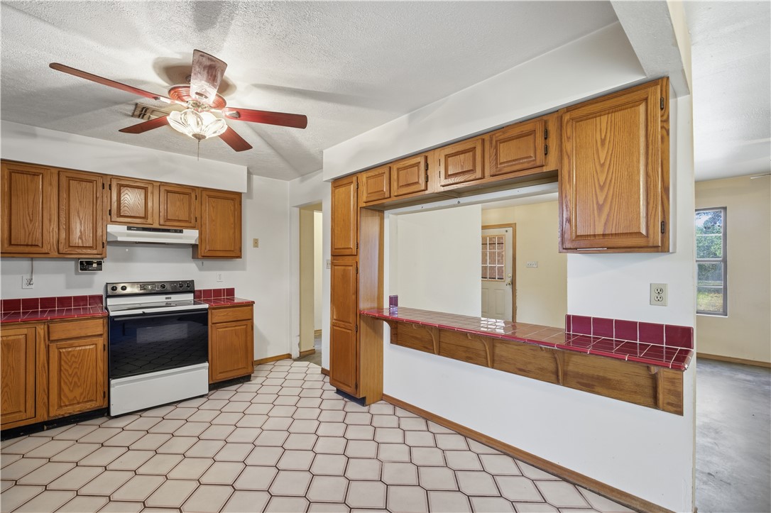 704 Holly Road Rockport, TX 78382 - Photo 10 of 39