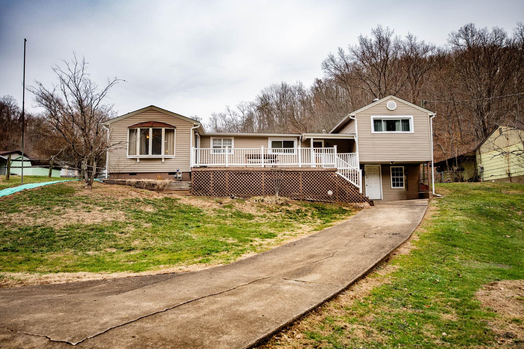 4362 16th St Road Huntington, WV 25701 - Photo 1 of 20 Gallery Image 1