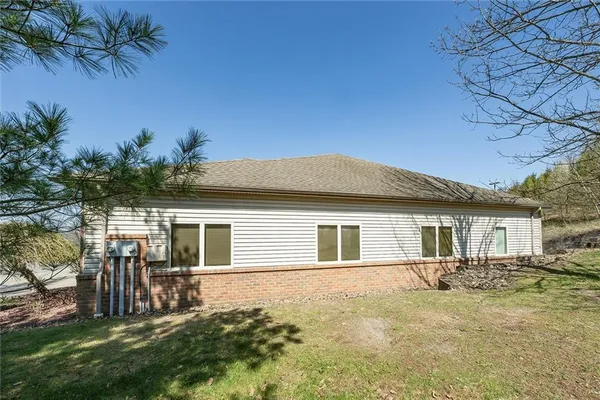 $2,100 | 204 Spruce Drive, Slippery Rock, PA 16057