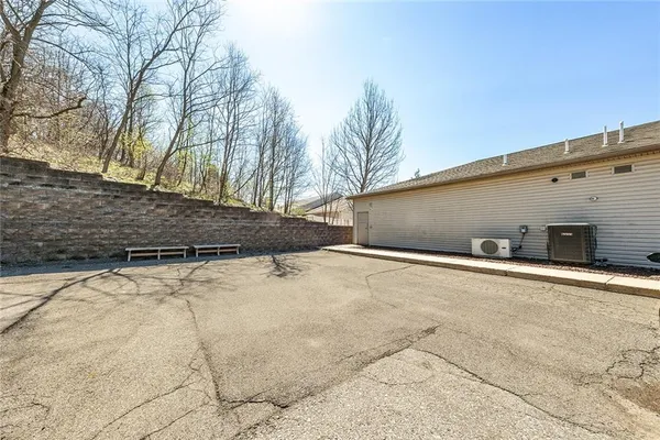 $2,100 | 204 Spruce Drive, Slippery Rock, PA 16057