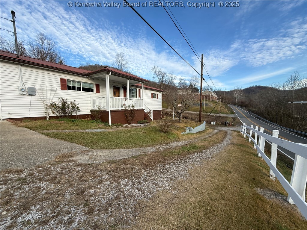 898 Thunder Road Chapmanville, WV 25508 - Photo 18 of 28 Gallery Image 18