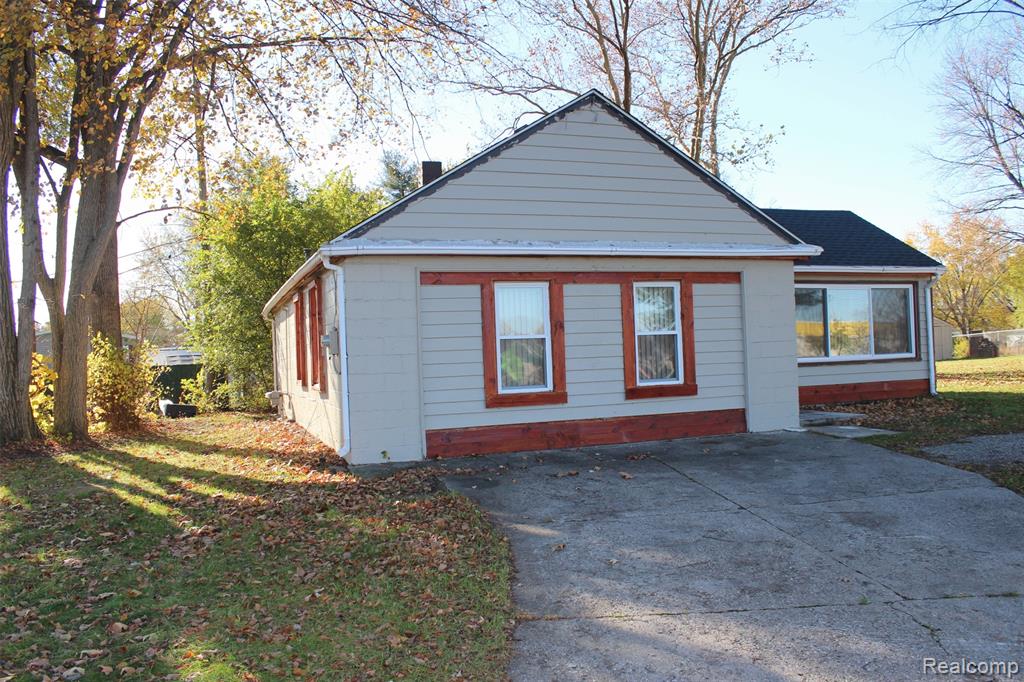 43267 Utica Road Sterling Heights, MI 48314 - Photo 3 of 19