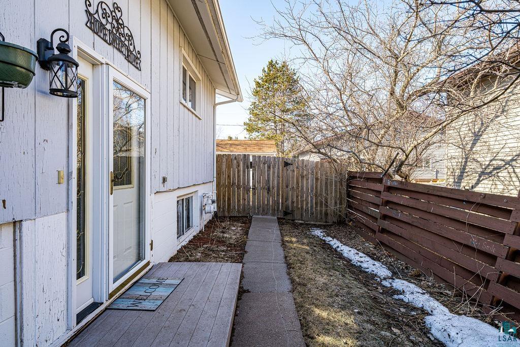 9237 Orchard Street Duluth, MN 55810 - Photo 3 of 44