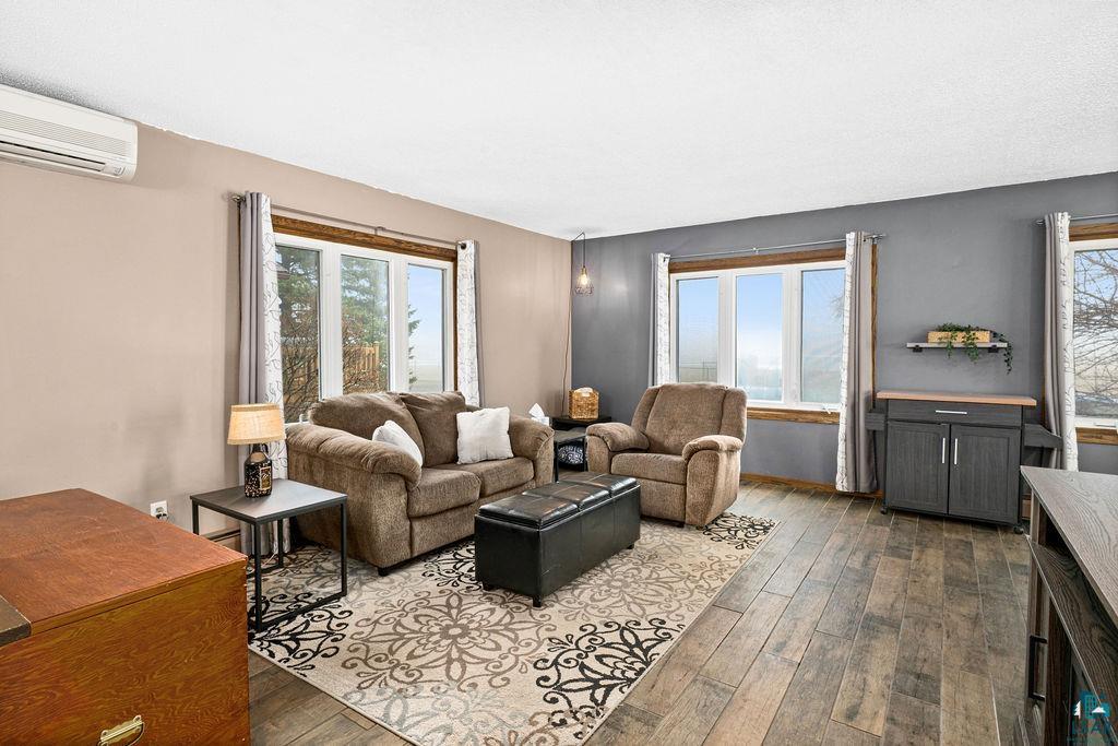 9237 Orchard Street Duluth, MN 55810 - Photo 6 of 44