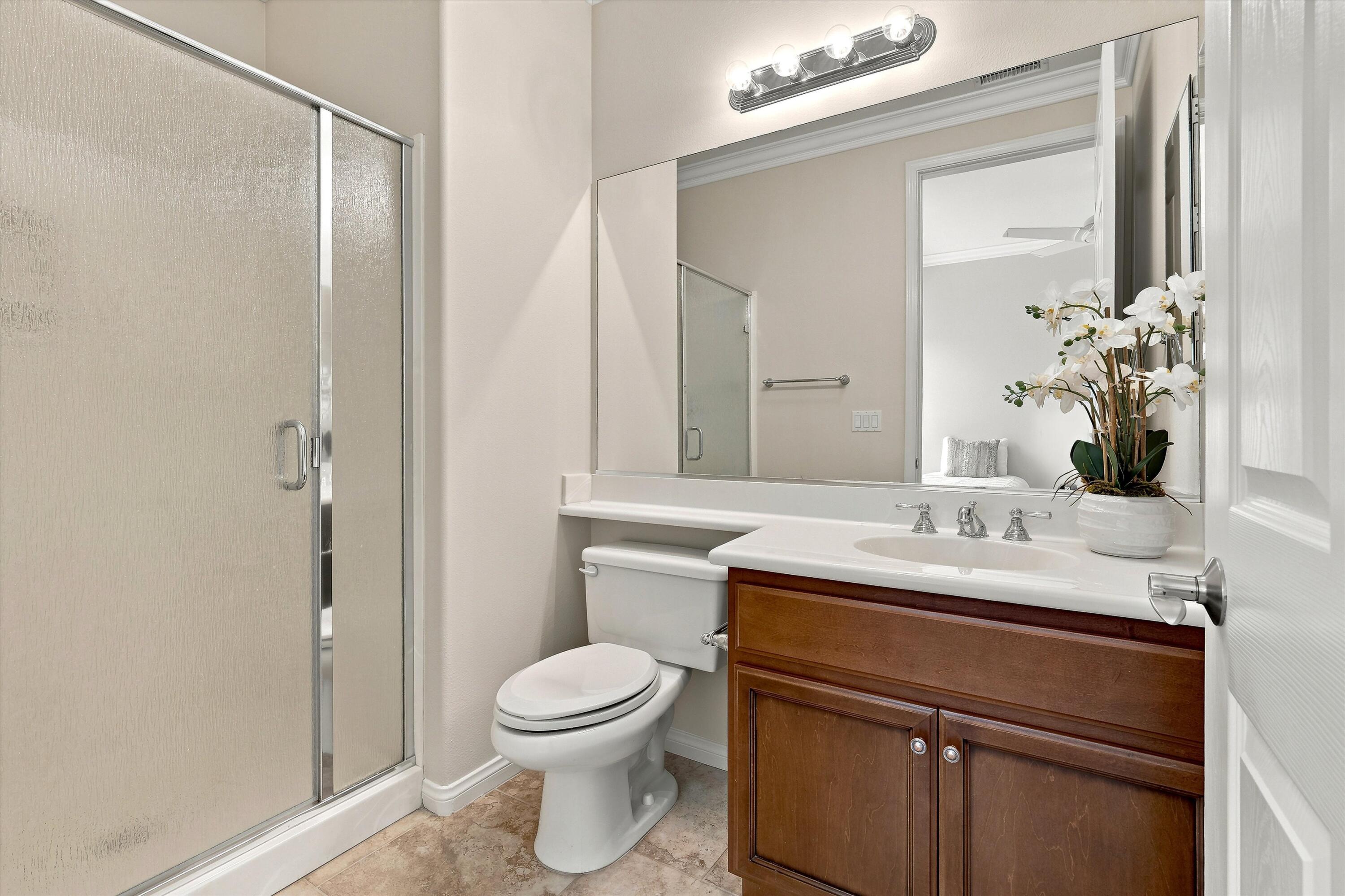 81206 Barrel Cactus Road La Quinta, CA 92253 - Photo 23 of 34 Guest Bath