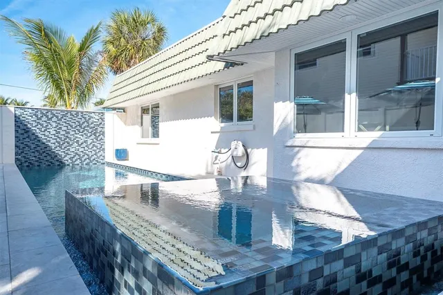 $1,779,000 | 519 South Drive, Anna Maria, FL 34216