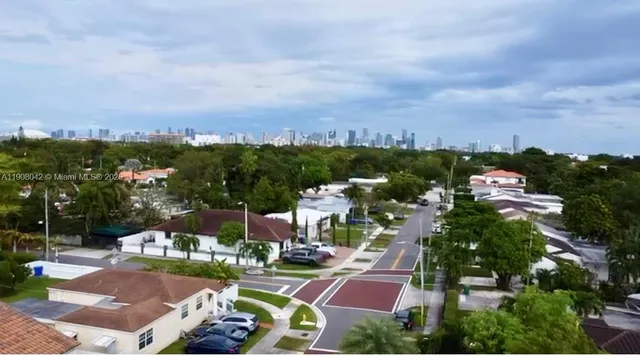 $1,140,000 | 3121 Southwest 20th Street, Miami, FL 33145
