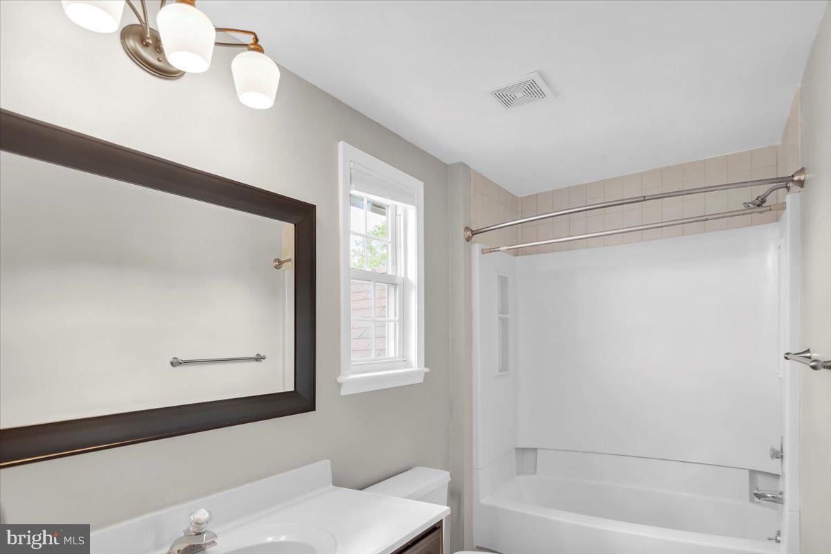 518 Demoss Court Glassboro, NJ 08028 - Photo 16 of 29 a bathroom with a bathtub and a shower