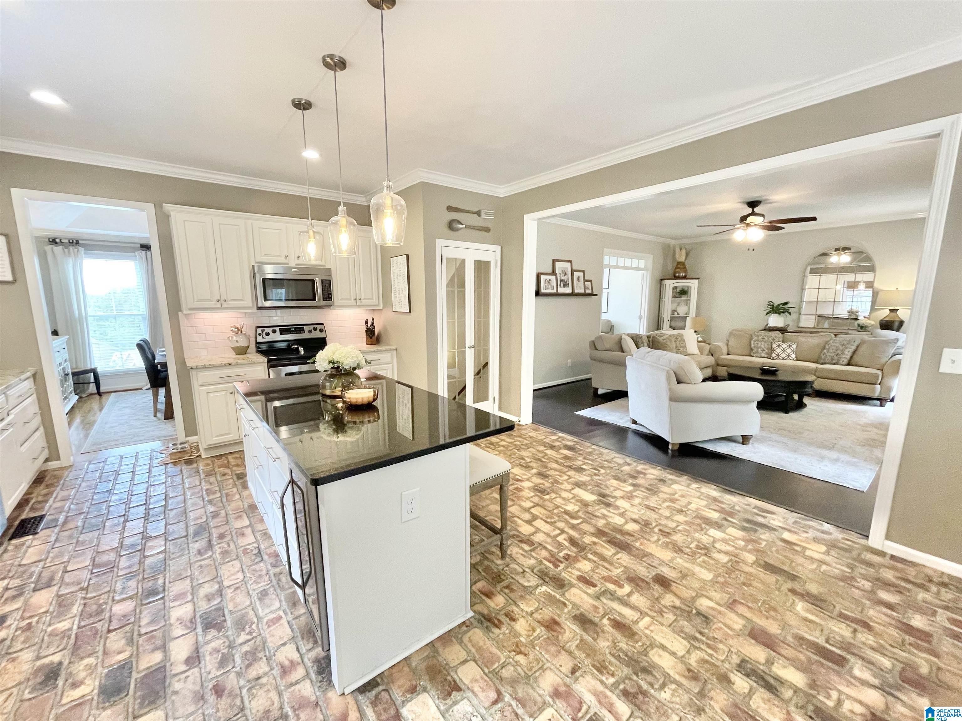 129 Broadmoor Lane Alabaster, AL 35007 - Photo 6 of 46