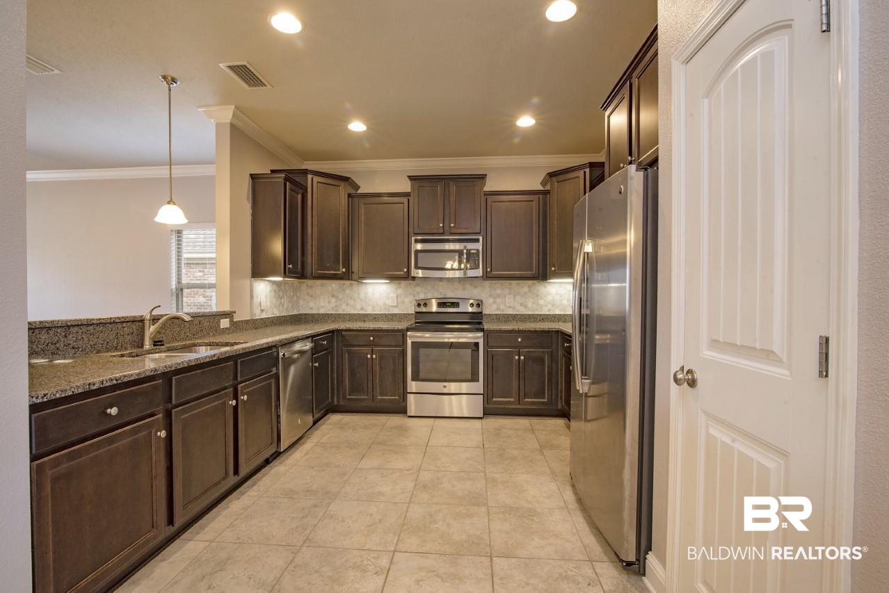 248 Hawthorne Circle Fairhope, AL 36532 - Photo 8 of 33