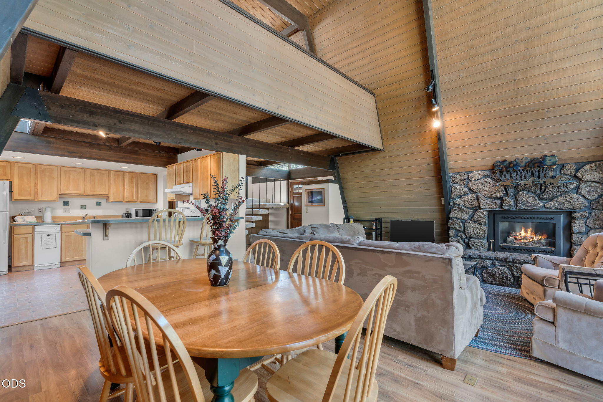 57165 Mink Lane Sunriver, OR 97707 - Photo 10 of 39