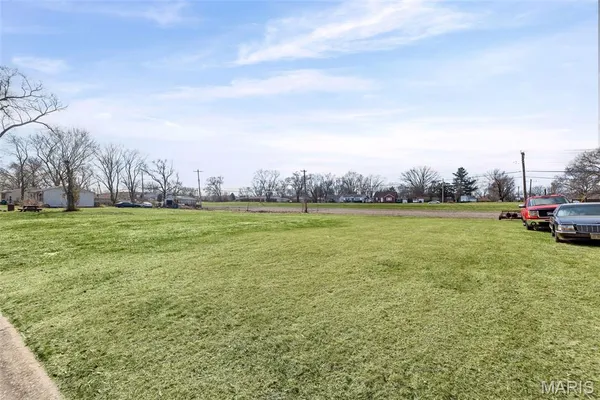 $10,000 | 844 St Benedict Drive, Cahokia, IL 62206