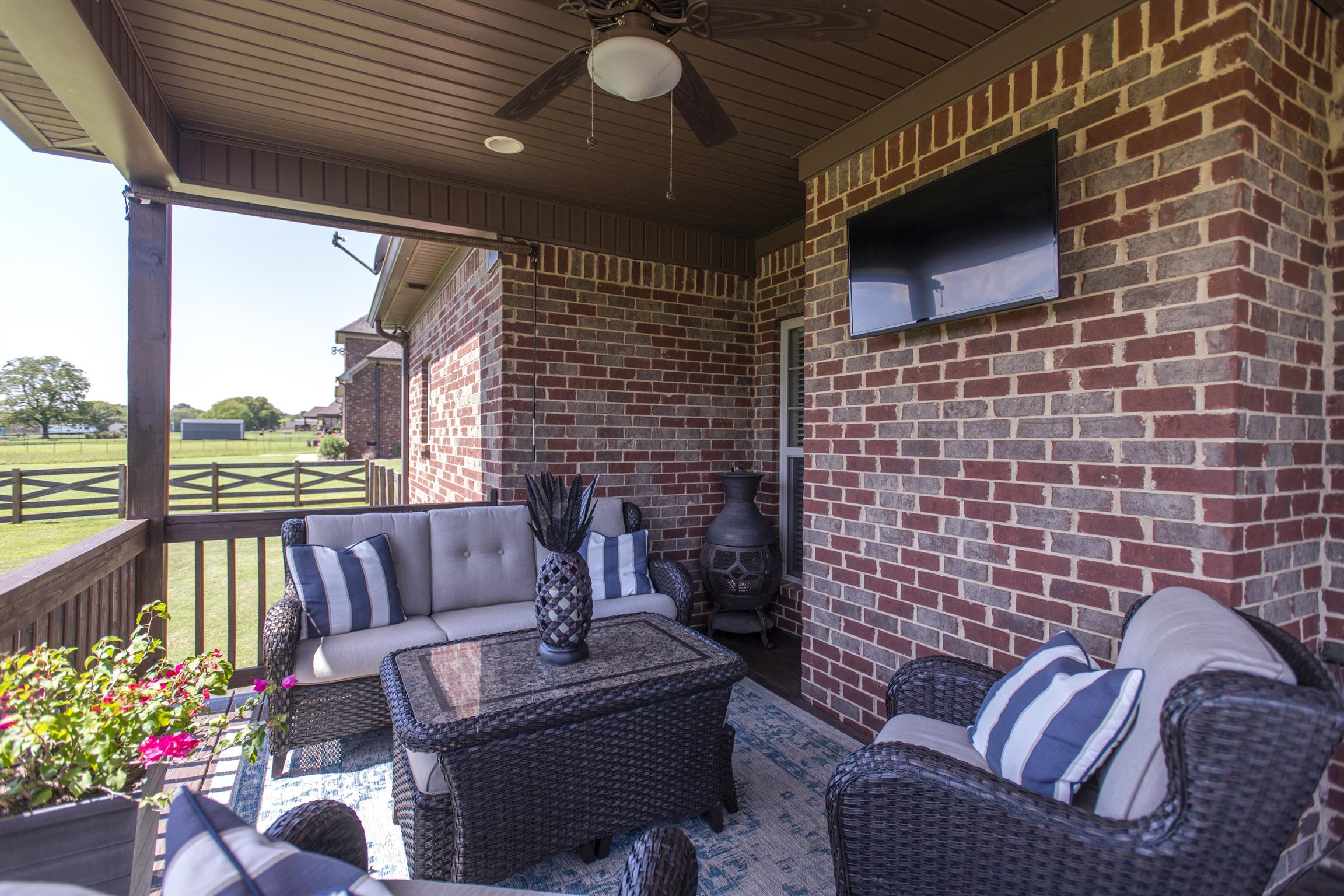 580 Academy Road Lebanon, TN 37087 - Photo 27 of 30 a view of balcony with furniture