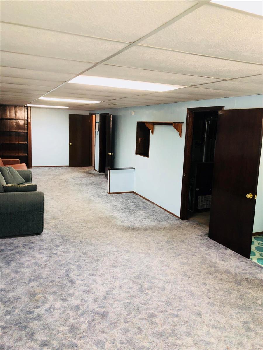2429 England Town Road St. Louis, MO 63129 - Photo 23 of 42