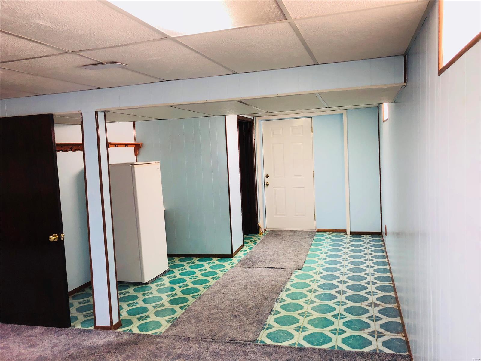 2429 England Town Road St. Louis, MO 63129 - Photo 24 of 42