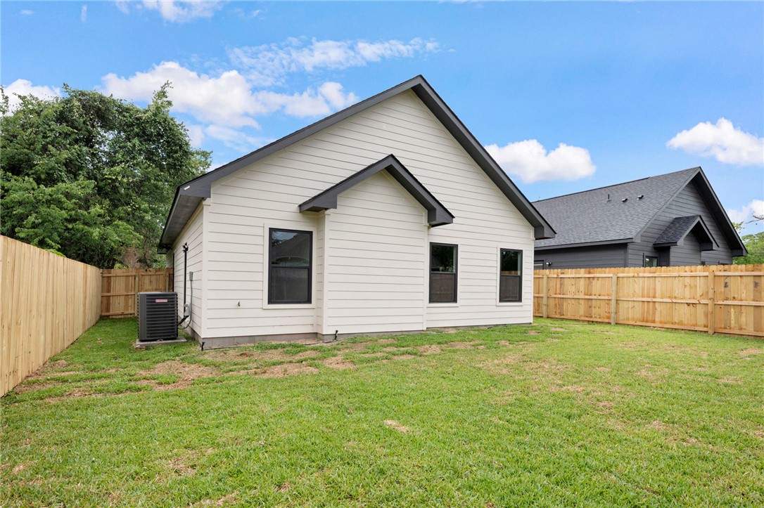 505 Legion Court Bryan, TX 77803 - Photo 17 of 21 a view of a backyard of the house