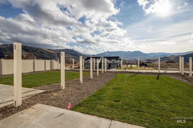 $351,990 | 225 Moose Street, Horseshoe Bend, ID 83629