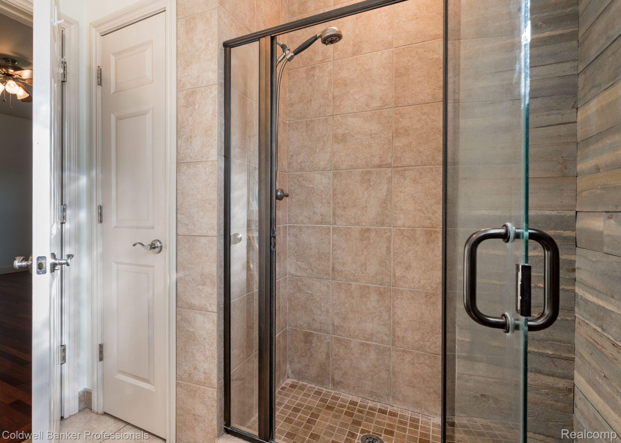 1158 Beta Road Walled Lake, MI 48390 - Photo 18 of 27 Gallery Image 18