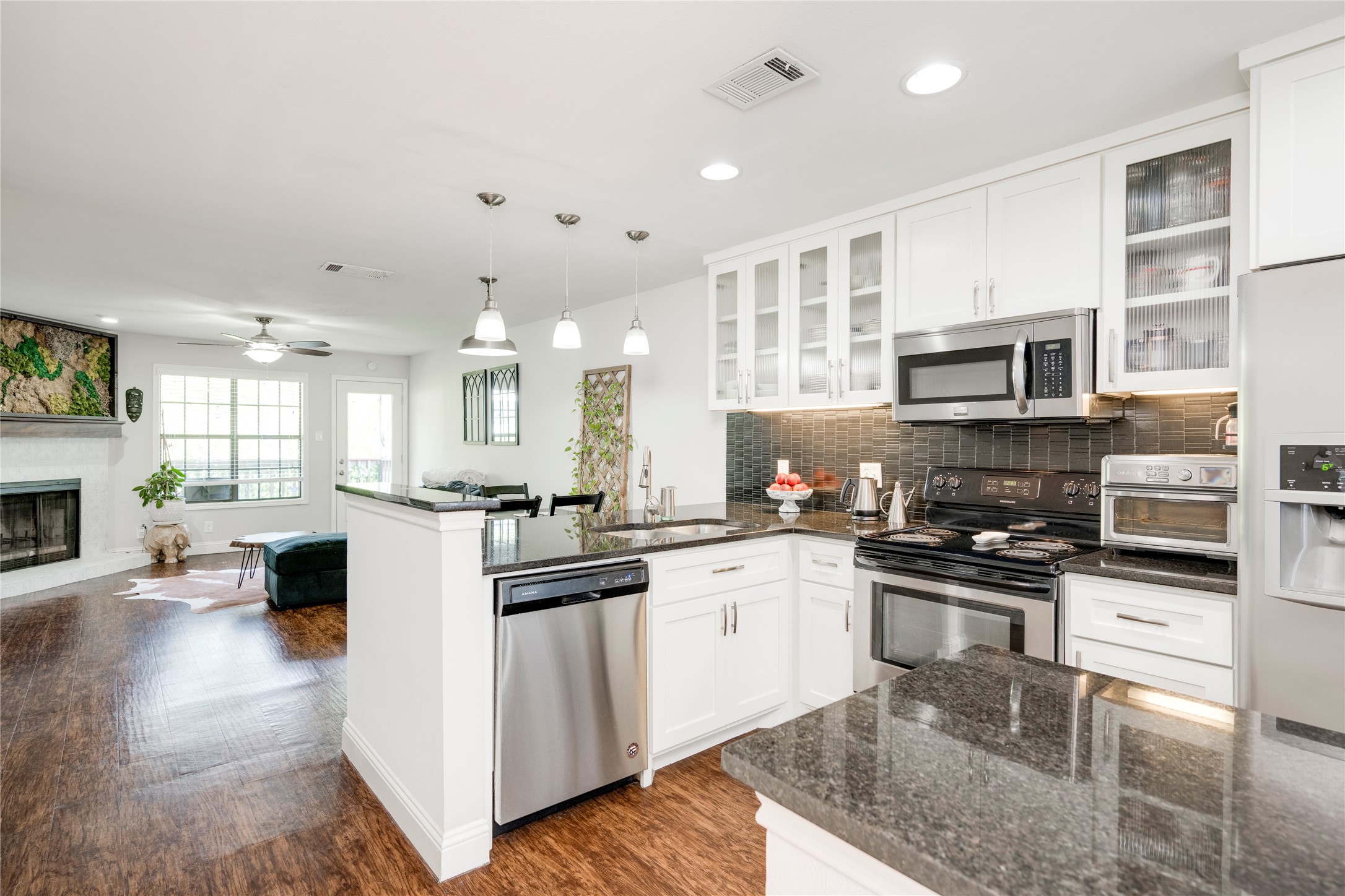 2215 Post Road, Unit 2076 Austin, TX 78704 - Photo 13 of 21 Gallery Image 13