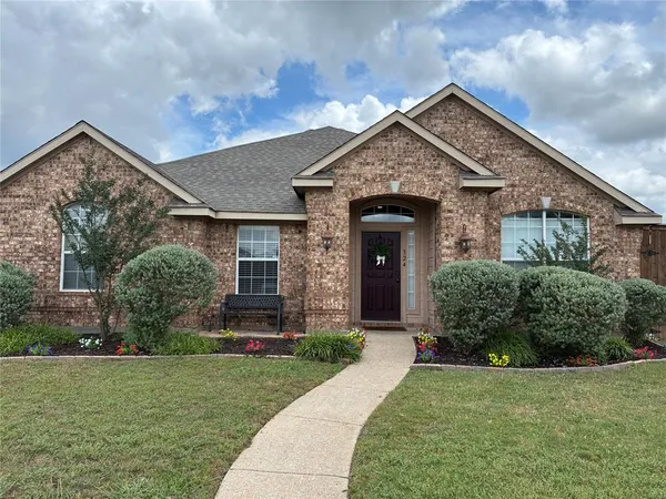 $350,000 | 324 Teakwood Lane, Cedar Hill, TX 75104