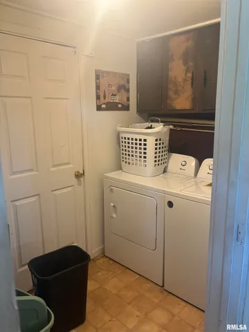 $67,000 | 300 Park Street, Prairie City, IL 61470