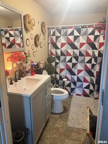 $67,000 | 300 Park Street, Prairie City, IL 61470