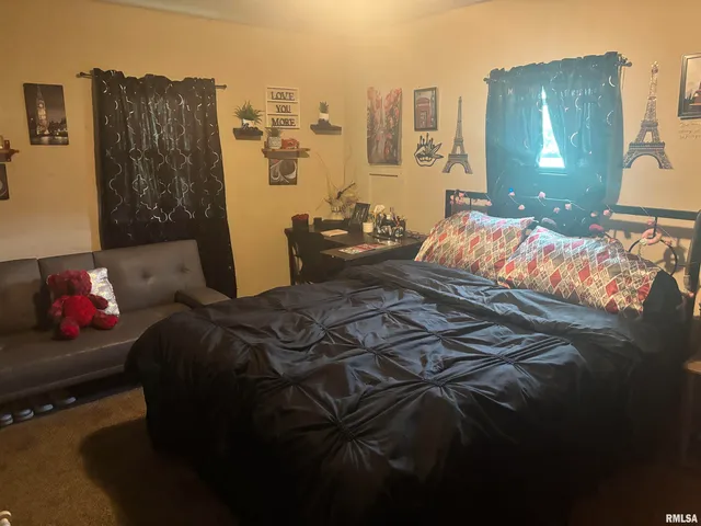 $67,000 | 300 Park Street, Prairie City, IL 61470