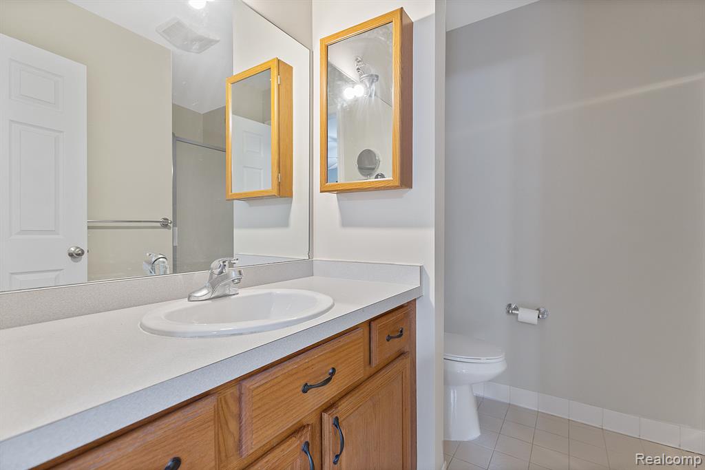 33488 Utica Road, Unit 3 Fraser, MI 48026 - Photo 13 of 25