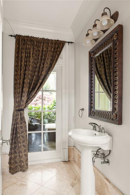 2950 Nancy Creek Road Northwest Atlanta, GA 30327 - Photo 26 of 45