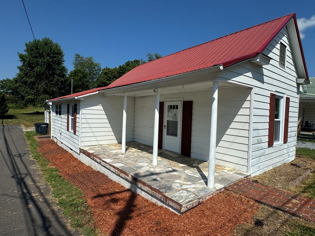 320 Grace Street Glade Spring, VA 24340 - Photo 16 of 37 Gallery Image 16