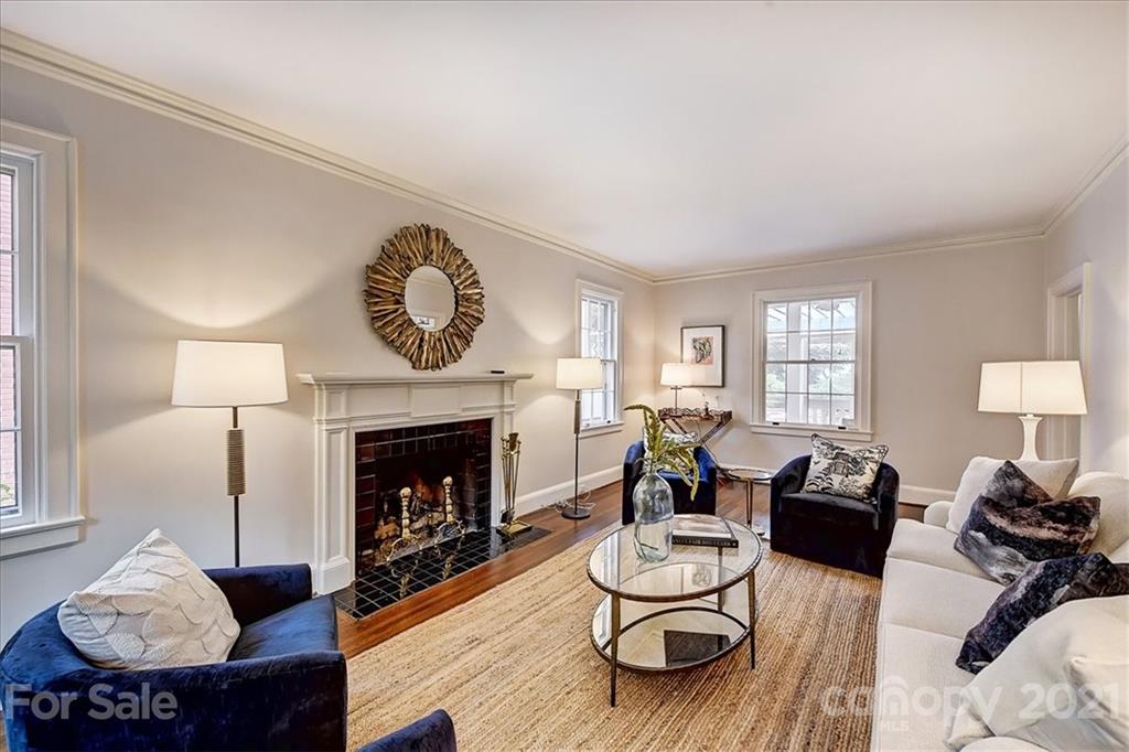 935 Romany Road Charlotte, NC 28203 - Photo 4 of 48 Gallery Image 4