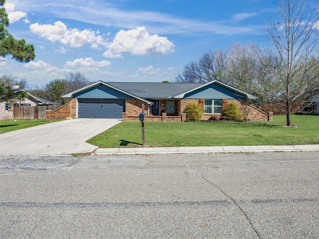 401 Brookhollow Street Decatur, TX 76234 - Photo 2 of 32