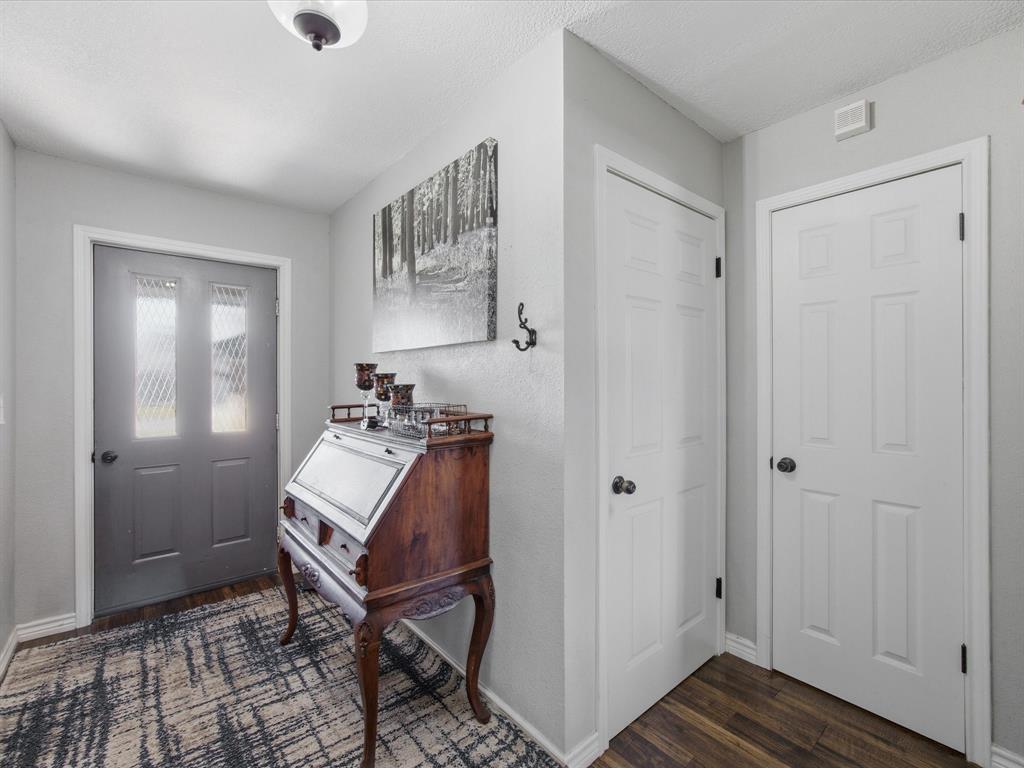 401 Brookhollow Street Decatur, TX 76234 - Photo 3 of 32