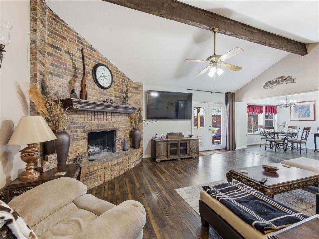 401 Brookhollow Street Decatur, TX 76234 - Photo 4 of 32