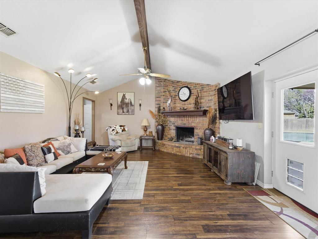 401 Brookhollow Street Decatur, TX 76234 - Photo 6 of 32