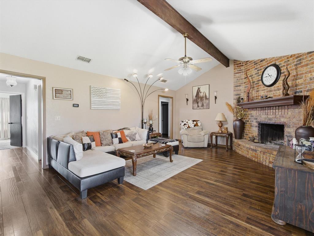 401 Brookhollow Street Decatur, TX 76234 - Photo 7 of 32